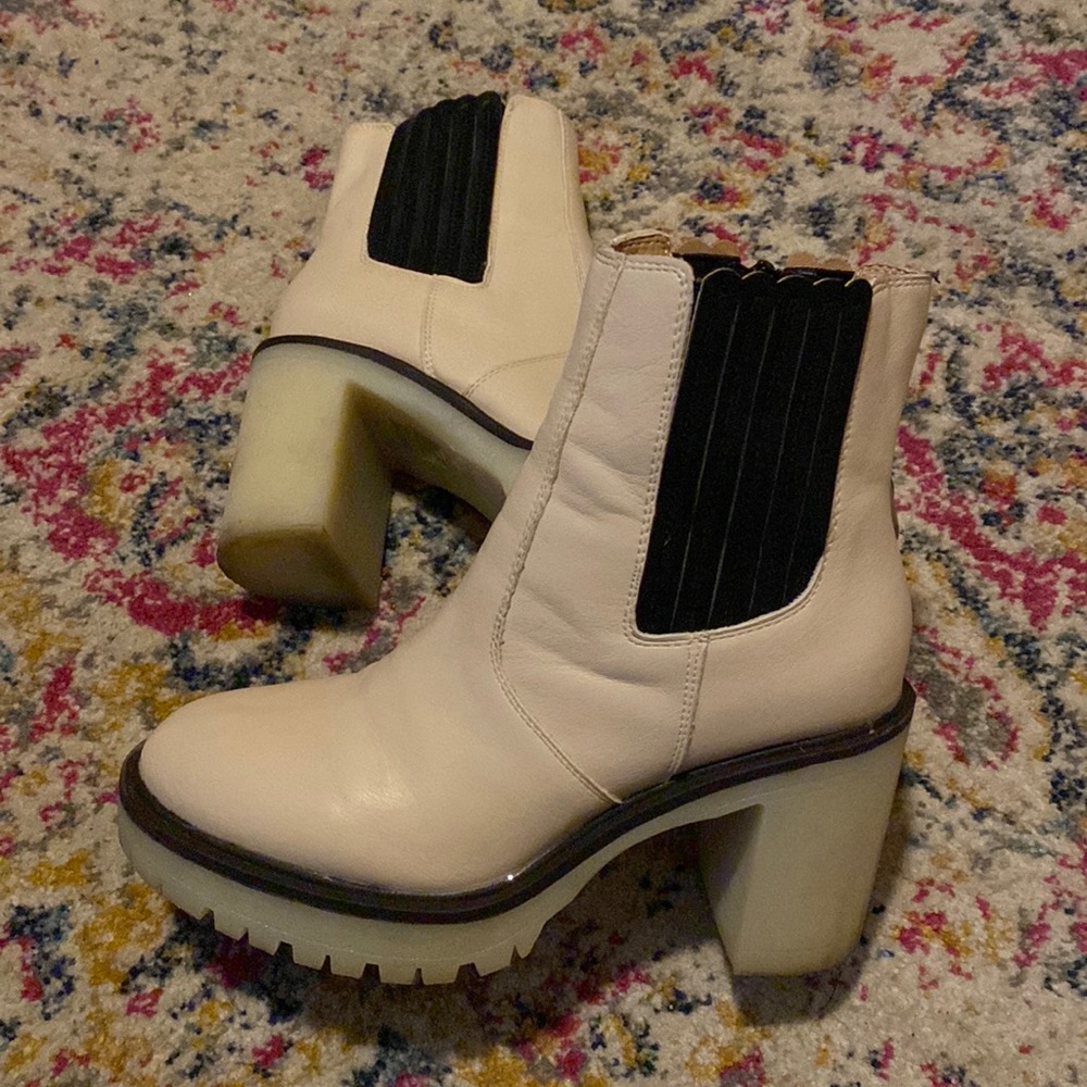 Oasis Society size 8 boots